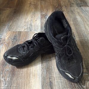 Asics Black Athletic Shoes with Mesh Upper and Sporty Silhouette